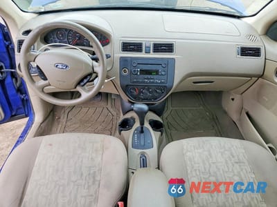 Zdjęcie 8 z 12 samochodu: 2005 FORD FOCUS ZXW VIN:1FAFP36N25W231518 - miniatura