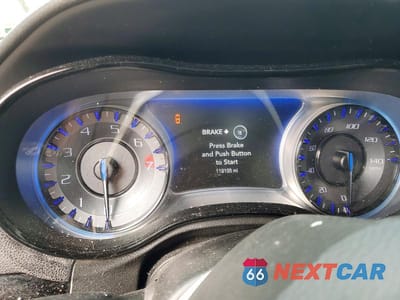 Zdjęcie 9 z 11 samochodu: 2017 CHRYSLER 300 S VIN:2C3CCABG7HH661380 - miniatura