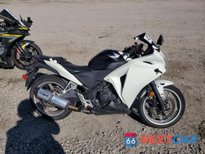 2011 HONDA CBR250 R MLHMC4118B5002492 - główne zdjęcie licytacji z USA - miniatura