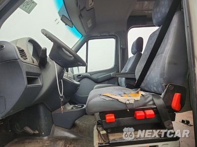 Zdjęcie 7 z 13 samochodu: 2005 DODGE SPRINTER 2500 DELIVERY VAN VIN:WD0PD644055803606 - miniatura