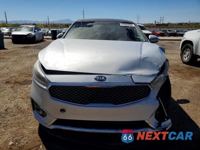 Piąte zdjęcie samochodu w środku: 2017 KIA CADENZA PREMIUM VIN:KNALC4J15H5063688 - miniatura