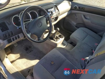 Zdjęcie 8 z 11 samochodu: 2005 TOYOTA TACOMA BASE VIN:5TENX22N55Z139442 - miniatura