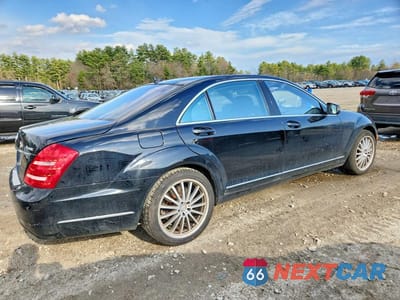 Trzecie zdjęcie samochodu z tyłu: 2013 MERCEDES-BENZ S 550 4MATIC VIN:WDDNG9EB4DA500619 - miniatura