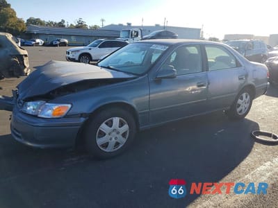 2000 TOYOTA CAMRY LE JT2BG22K2Y0408745 - główne zdjęcie licytacji z USA - miniatura