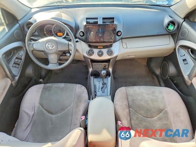 Zdjęcie 8 z 14 samochodu: 2008 TOYOTA RAV4 BASE VIN:JTMBD33V986080249 - miniatura