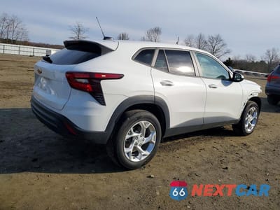 Trzecie zdjęcie samochodu z tyłu: 2024 CHEVROLET TRAX LS VIN:KL77LFE22RC146251 - miniatura