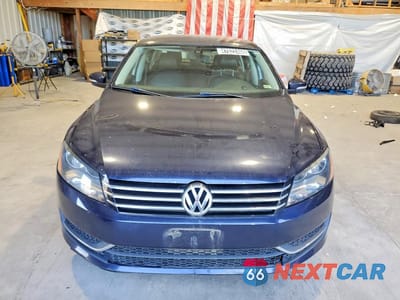 Piąte zdjęcie samochodu w środku: 2014 VOLKSWAGEN PASSAT S VIN:1VWAT7A30EC067892 - miniatura
