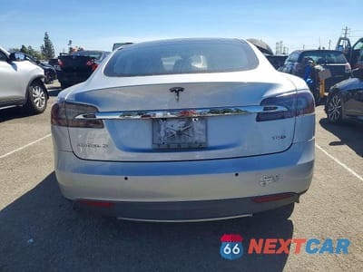 Zdjęcie 6 z 11 samochodu: 2015 TESLA MODEL S VIN:5YJSA1E26FF113287 - miniatura