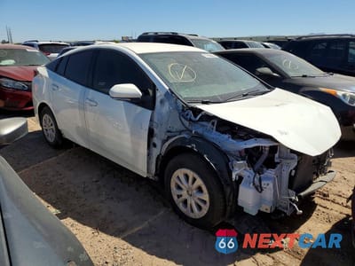 Czwarte zdjęcie samochodu z boku: 2021 TOYOTA PRIUS VIN:JTDKAMFU5M3151640 - miniatura