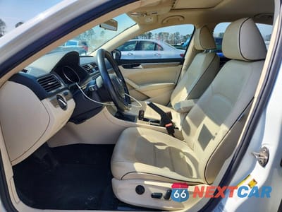 Zdjęcie 7 z 12 samochodu: 2018 VOLKSWAGEN PASSAT SE VIN:1VWBA7A39JC043109 - miniatura