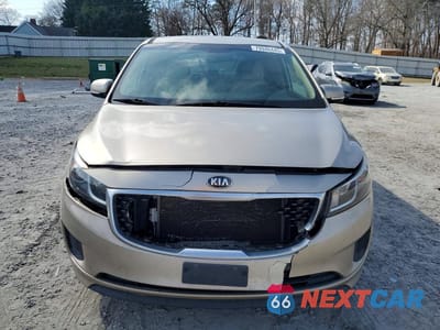 Piąte zdjęcie samochodu w środku: 2017 KIA SEDONA LX VIN:KNDMB5C1XH6230568 - miniatura
