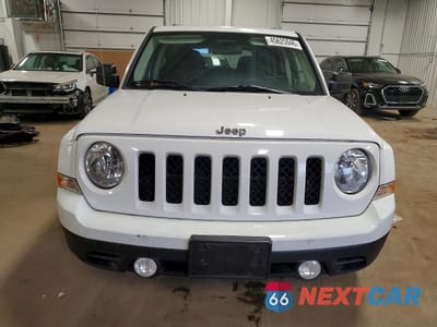 Piąte zdjęcie samochodu w środku: 2011 JEEP PATRIOT SPORT VIN:1J4NT1GA9BD132326 - miniatura