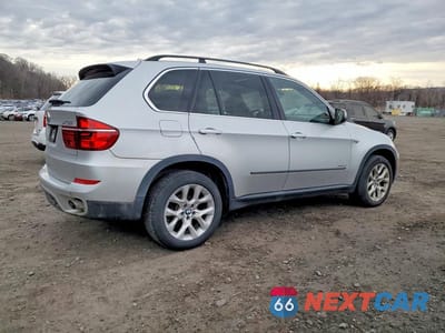 Trzecie zdjęcie samochodu z tyłu: 2013 BMW X5 XDRIVE35D VIN:5UXZW0C50D0B90998 - miniatura