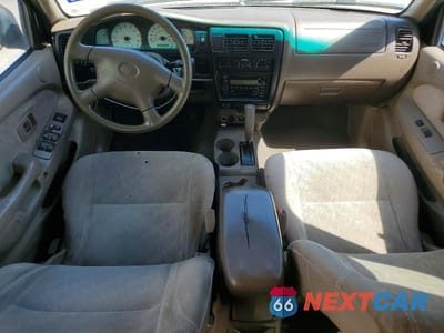 Zdjęcie 8 z 12 samochodu: 2002 TOYOTA TACOMA PRERUNNER VIN:5TEGM92N32Z079487 - miniatura