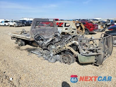 Czwarte zdjęcie samochodu z boku: 2022 FORD F350 SUPER DUTY FLATBED TRUCK VIN:1FDRF3FN0NEC32761 - miniatura