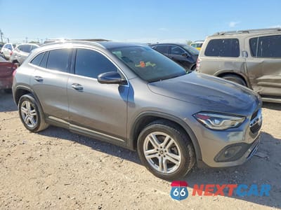 Czwarte zdjęcie samochodu z boku: 2021 MERCEDES-BENZ GLA 250 VIN:W1N4N4GB1MJ133831 - miniatura