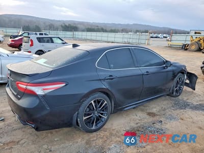 Trzecie zdjęcie samochodu z tyłu: 2018 TOYOTA CAMRY XSE V6 VIN:4T1BZ1HK6JU011455 - miniatura