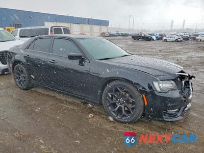 Czwarte zdjęcie samochodu z boku: 2020 CHRYSLER 300 S VIN:2C3CCABG3LH217308 - miniatura