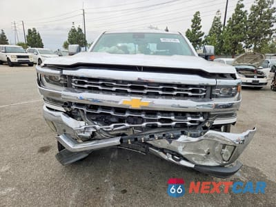 Piąte zdjęcie samochodu w środku: 2017 CHEVROLET SILVERADO C1500 LTZ VIN:3GCPCSEC3HG124694 - miniatura