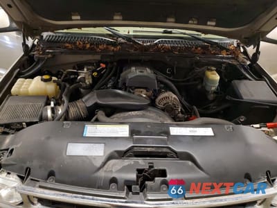 Zdjęcie 12 z 13 samochodu: 2000 CHEV SUBURBAN VIN:3GNFK16T4YG148422 - miniatura