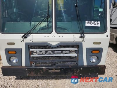 Zdjęcie 7 z 10 samochodu: 2016 MACK LEU613 REFUSE TRUCK VIN:1M2AU04CXGM010434 - miniatura