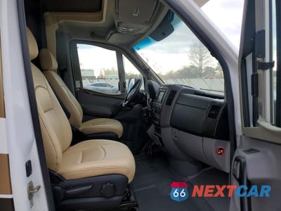 Piąte zdjęcie samochodu w środku: 2015 MERCEDES-BENZ SPRINTER 3500 VIN:WDAPF4CC7F9611449 - miniatura