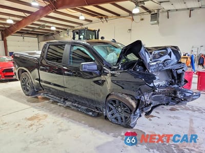 Czwarte zdjęcie samochodu z boku: 2025 CHEVROLET SILVERADO K1500 CUSTOM VIN:3GCPKBEK5SG115061 - miniatura