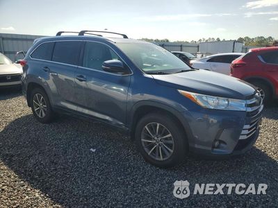 Czwarte zdjęcie samochodu z boku: 2017 TOYOTA HIGHLANDER XLE VIN:5TDJZRFHXHS390724 - miniatura