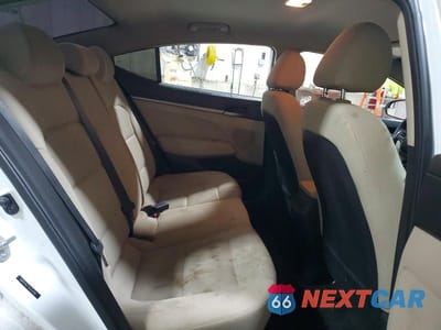 Zdjęcie 10 z 11 samochodu: 2018 HYUNDAI ELANTRA SE VIN:5NPD74LF7JH334180 - miniatura