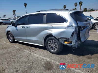 Drugie zdjęcie samochodu z przodu: 2023 TOYOTA SIENNA XLE 8-PASSENGER VIN:5TDJRKEC5PS175490 - miniatura