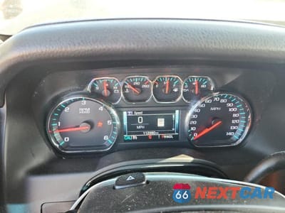 Zdjęcie 9 z 13 samochodu: 2018 CHEVROLET SUBURBAN K1500 LT VIN:1GNSKHKC1JR267192 - miniatura