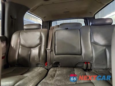 Zdjęcie 10 z 13 samochodu: 2006 CHEVROLET SUBURBAN K1500 VIN:3GNFK16U56G114849 - miniatura