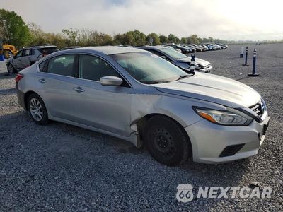 Czwarte zdjęcie samochodu z boku: 2017 NISSAN ALTIMA 2.5 S VIN:1N4AL3AP5HC284346 - miniatura