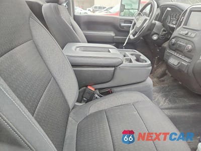 Zdjęcie 10 z 12 samochodu: 2021 CHEVROLET SILVERADO K2500 HEAVY DUTY VIN:1GC3YLE7XMF209567 - miniatura