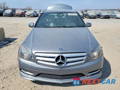 Piąte zdjęcie samochodu w środku: 2011 MERCEDES-BENZ C 300 VIN:WDDGF5EB5BR136651 - miniatura