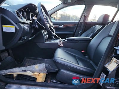 Zdjęcie 7 z 11 samochodu: 2013 MERCEDES-BENZ C 300 4MATIC VIN:WDDGF8AB6DR286892 - miniatura