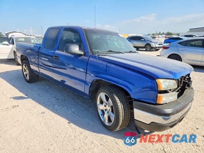Czwarte zdjęcie samochodu z boku: 2003 CHEVROLET SILVERADO C1500 VIN:2GCEC19T631402890 - miniatura