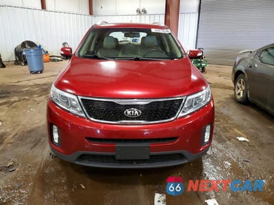 Piąte zdjęcie samochodu w środku: 2015 KIA SORENTO LX VIN:5XYKTDA77FG568588 - miniatura