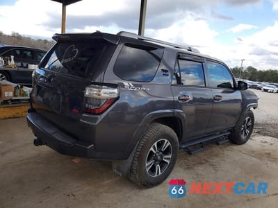 Trzecie zdjęcie samochodu z tyłu: 2018 TOYOTA 4RUNNER SR5 PREMIUM VIN:JTEBU5JRXJ5566061 - miniatura