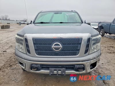 Piąte zdjęcie samochodu w środku: 2017 NISSAN TITAN SL VIN:1N6AA1E51HN503673 - miniatura