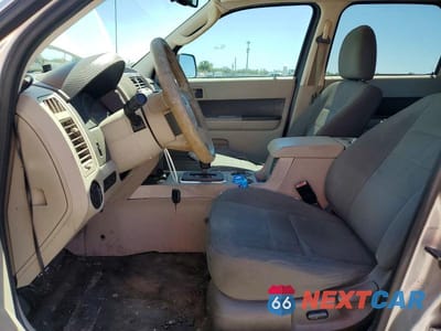 Zdjęcie 7 z 11 samochodu: 2009 FORD ESCAPE XLT VIN:1FMCU037X9KD04539 - miniatura