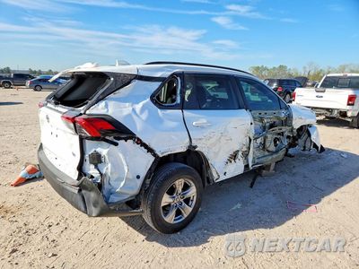 Trzecie zdjęcie samochodu z tyłu: 2022 TOYOTA RAV4 VIN:2T3W1RFV9NC199536 - miniatura