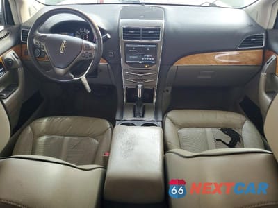 Zdjęcie 8 z 13 samochodu: 2013 LINCOLN MKX VIN:2LMDJ6JK8DBL46240 - miniatura