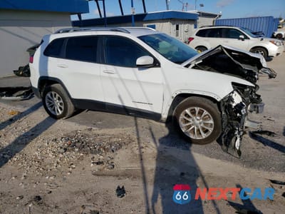 Czwarte zdjęcie samochodu z boku: 2020 JEEP CHEROKEE LATITUDE VIN:1C4PJLCB2LD654442 - miniatura