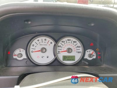 Zdjęcie 9 z 11 samochodu: 2005 FORD ESCAPE XLT VIN:1FMYU93155KD28117 - miniatura