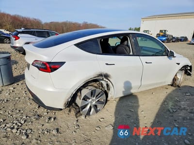 Trzecie zdjęcie samochodu z tyłu: 2021 TESLA MODEL Y VIN:5YJYGDEEXMF075306 - miniatura