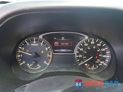 Zdjęcie 9 z 11 samochodu: 2018 NISSAN PATHFINDER SV VIN:5N1DR2MN9JC623671 - miniatura