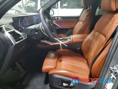 Zdjęcie 7 z 13 samochodu: 2025 BMW X7 XDRIVE40I VIN:5UX23EM09S9Z90117 - miniatura