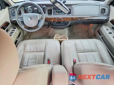 Zdjęcie 8 z 12 samochodu: 2011 MERCURY GRAND MARQUIS LS VIN:2MEBM7FV8BX600079 - miniatura