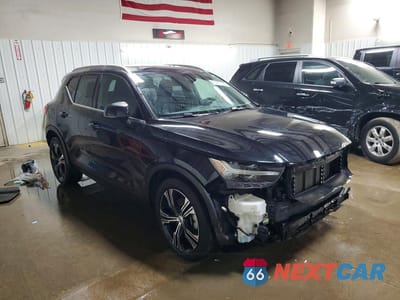Czwarte zdjęcie samochodu z boku: 2020 VOLVO XC40 T5 INSCRIPTION VIN:YV4162ULXL2264965 - miniatura